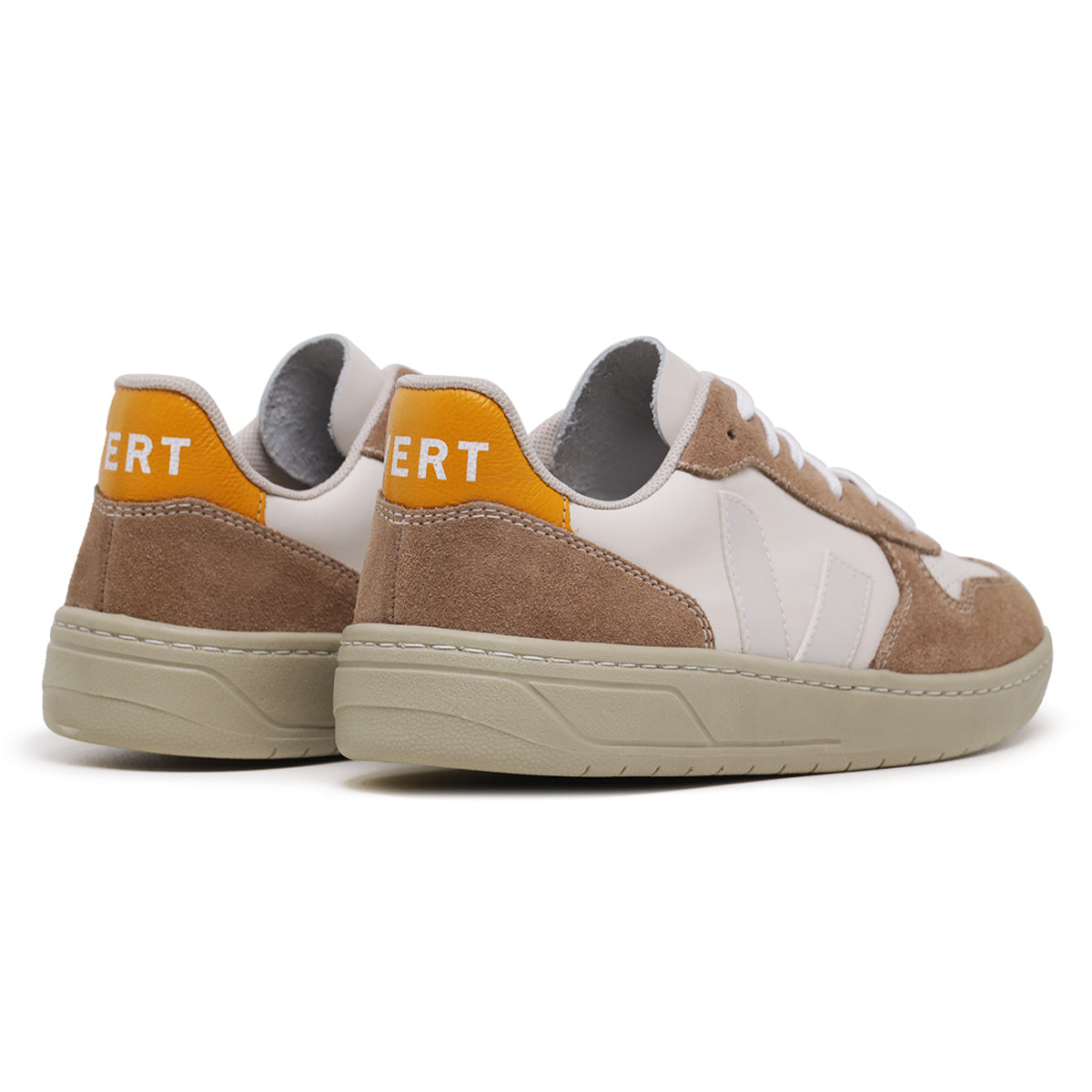 TÊNIS VERT V-10 CHROMEFREE EXTRA WHITE SAHARA OURO